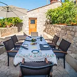 Vintage House Kolocep