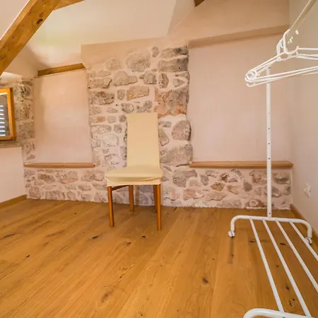 Vintage House Kolocep