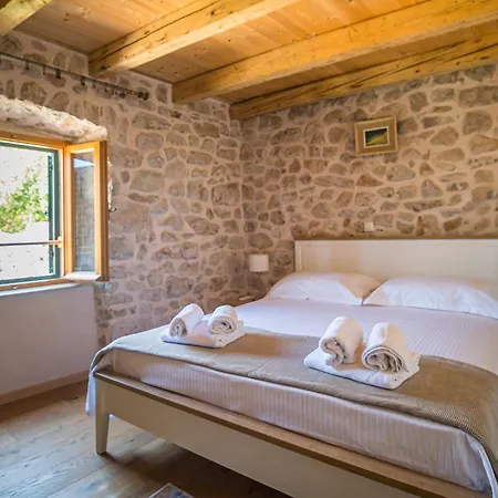 Vintage House Kolocep *