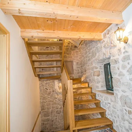 Vintage House Kolocep *