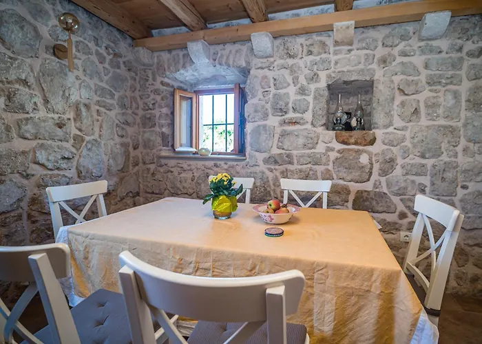 Vintage House Kolocep *