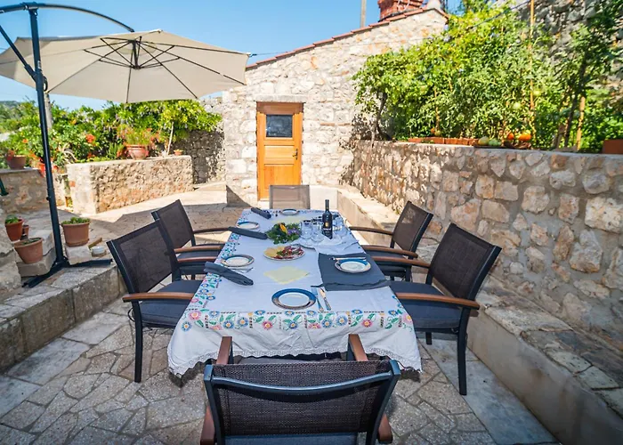 Vintage House Kolocep